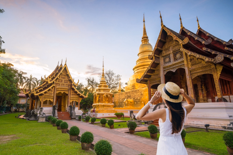 thai woman temples